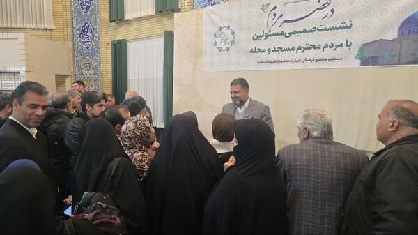 نشست صمیمی مسئولان با اهالی مسجد و محله فلاحی مشهد