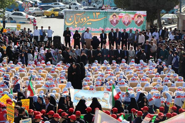 تجلی اقتدار مردم بهارستان در راهپیمایی ۱۳ آبان