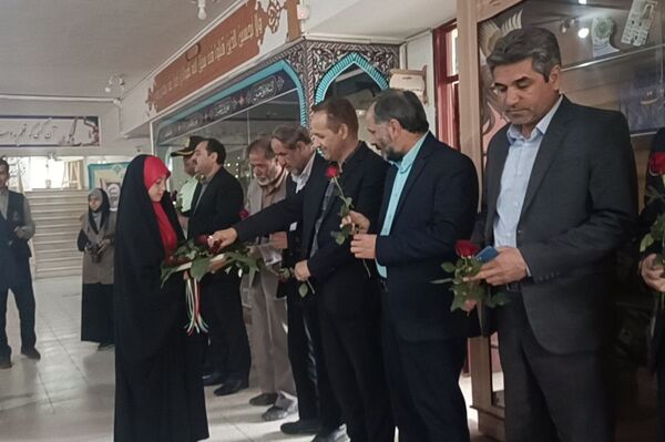 برگزاری مراسم بزرگداشت روز معلم در نیشابور 