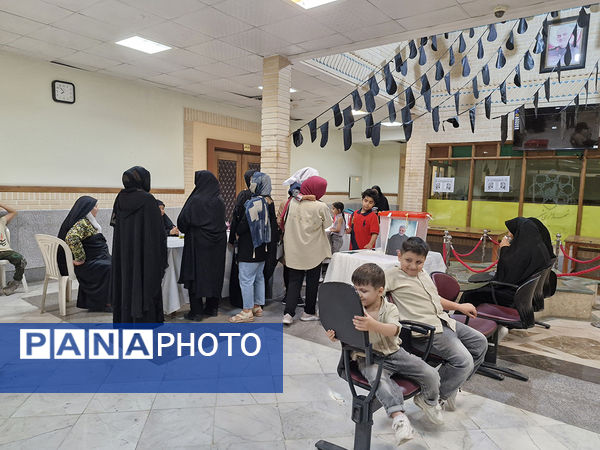 حضور پرشکوه مردم مشهد در دور دوم انتخابات ریاست‌جمهوری 