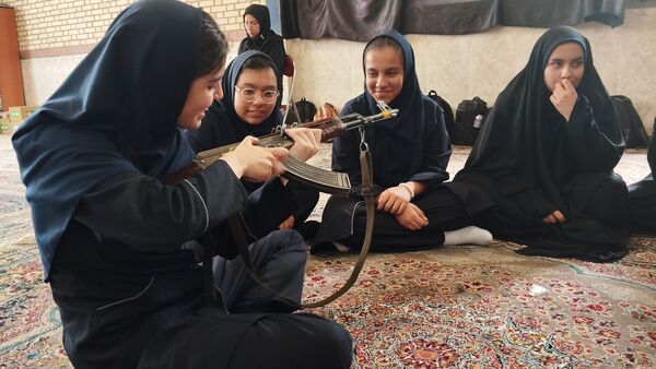 اردوی آمادگی دفاعی مدارس متوسطه دوم در کانون شهید سبحانی کرج 