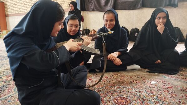 اردوی آمادگی دفاعی مدارس متوسطه دوم در کانون شهید سبحانی کرج 