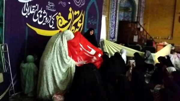 اعتکاف دانش‌آموزان دختر در مسجد امام حسین (ع) تبریز