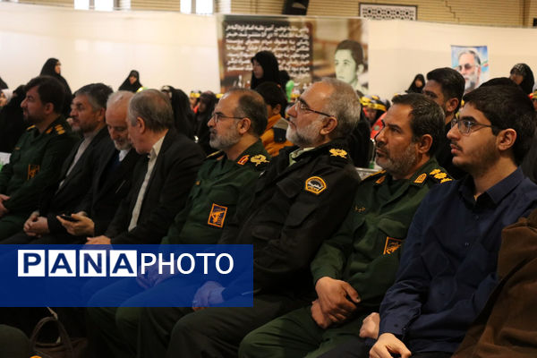 جلوه‌هایی از یادواره شهدای فرهنگی و دانش‌آموز استان قم