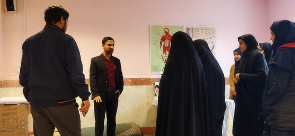 تعهد و تلاش دانش‌آموزان مدرسه انقلاب کوهدشت در فعالیت‌های مدرسه