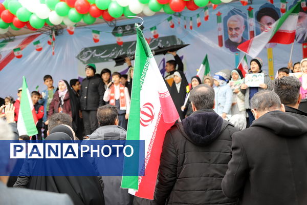 راهپیمایی باشکوه ۲۲ بهمن در قاب تصویر