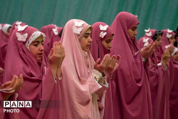 اولین جشن تکلیف دخترانه در تجمعات شبانه