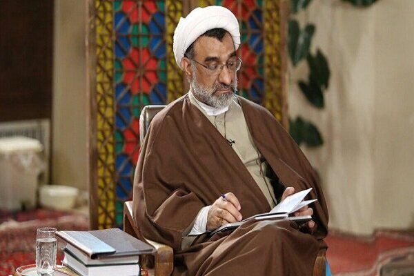 زحمات معلم دزفولی برای نسل آینده مشهود خواهد بود