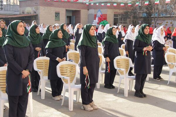 جشن حضور تا ظهور در هنرستان فرزانگان بهارستان ۲