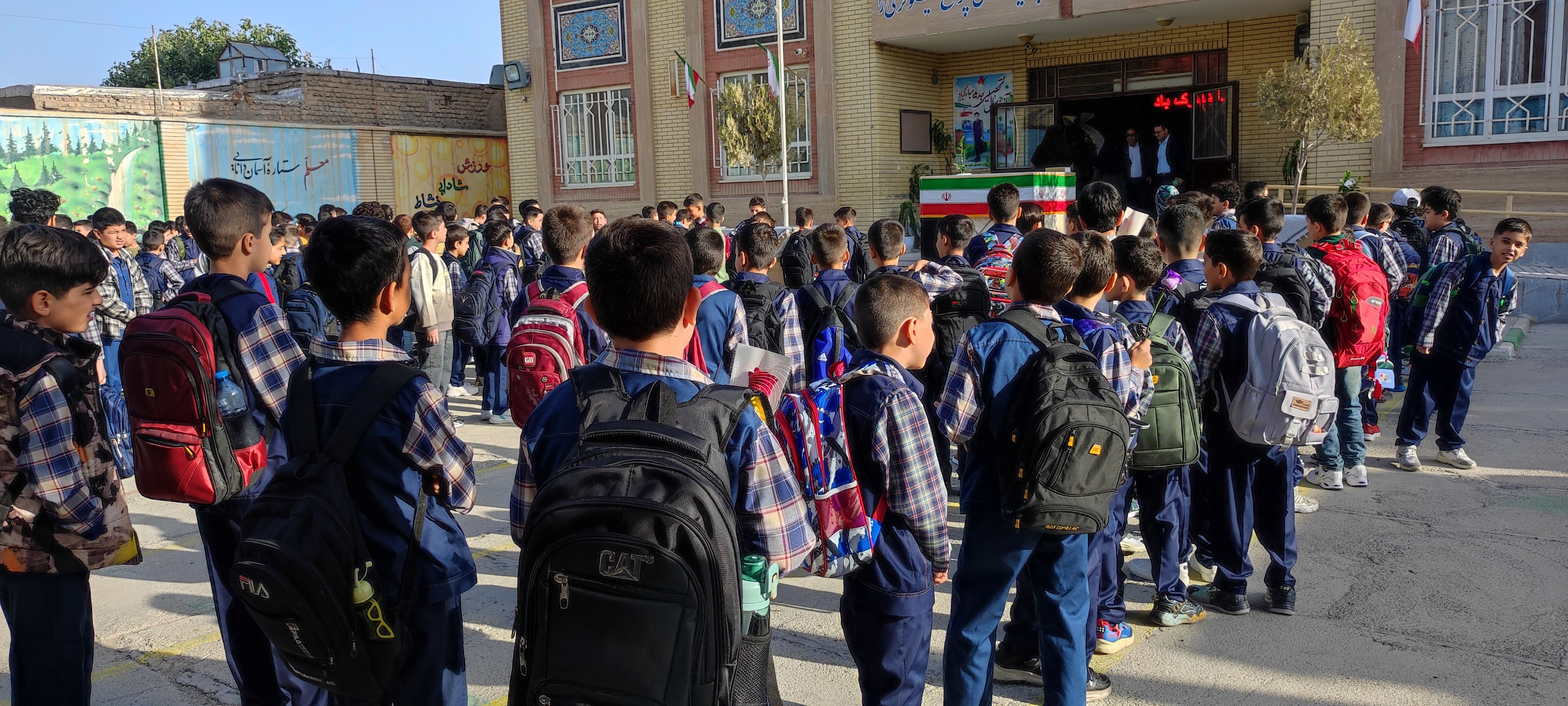 جشن آغاز سال تحصیلی جدید در مدرسه شهدای فرهنگی شهرستان شیروان
