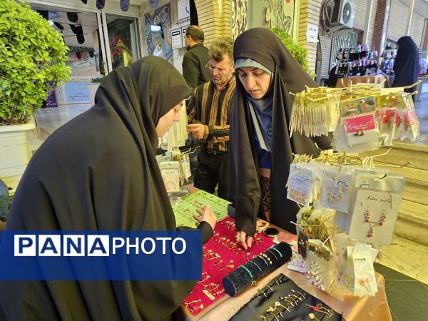 برپایی نمایشگاه عفاف و حجاب در آموزش و پرورش منطقه ۱۴ تهران