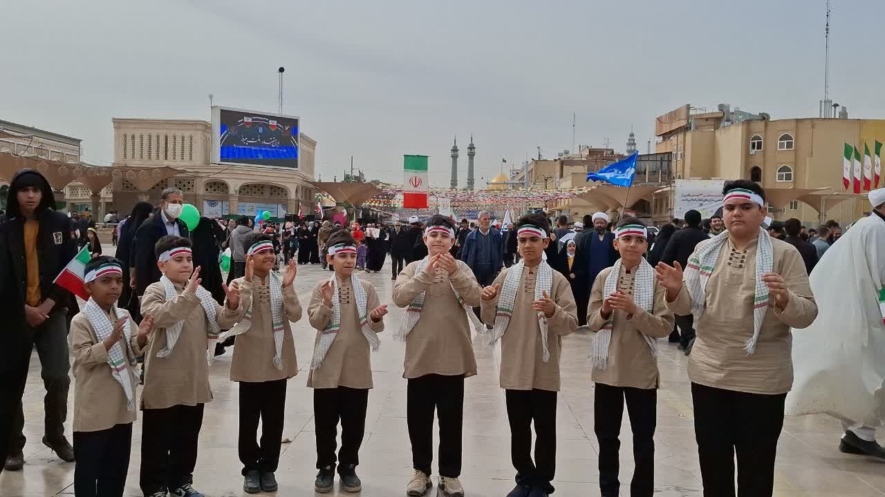 شکوه حضور نوجوانان در راهپیمایی 22 بهمن مردم قم