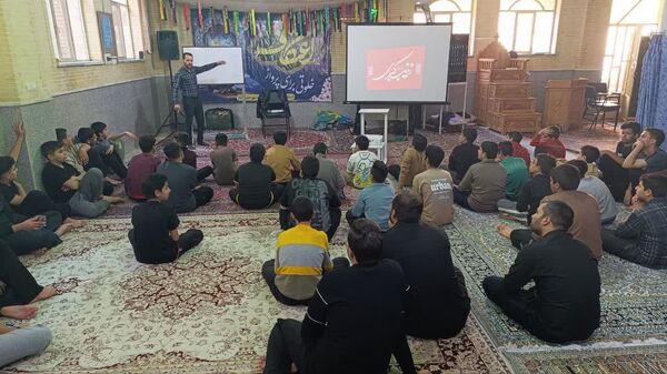 مراسم معنوی اعتکاف دانش‌آموزی در حسن‌آباد جرقویه علیا 