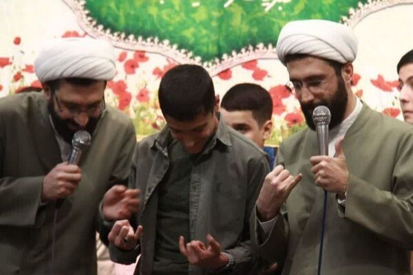طنین میثاق بندگی در بهار انقلاب