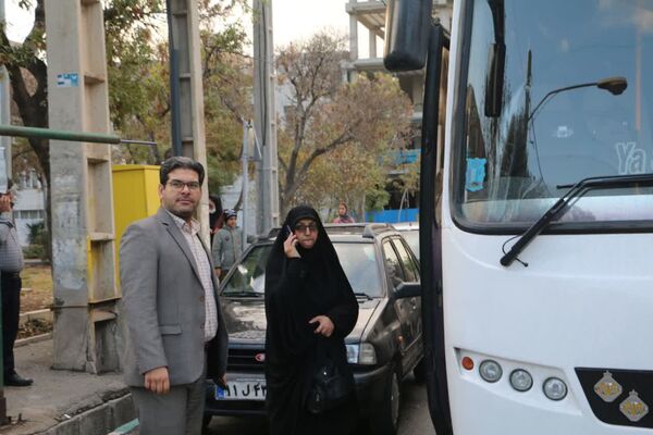 آیین بدرقه دانش‌آموزان دختر ناحیه یک شهرری به اردوی راهیان پیشرفت