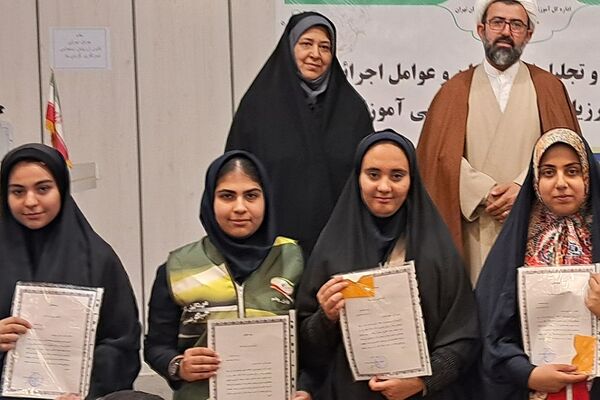 تقدیر از دانش‌آموز خبرنگاران فعال پانا در رودهن 