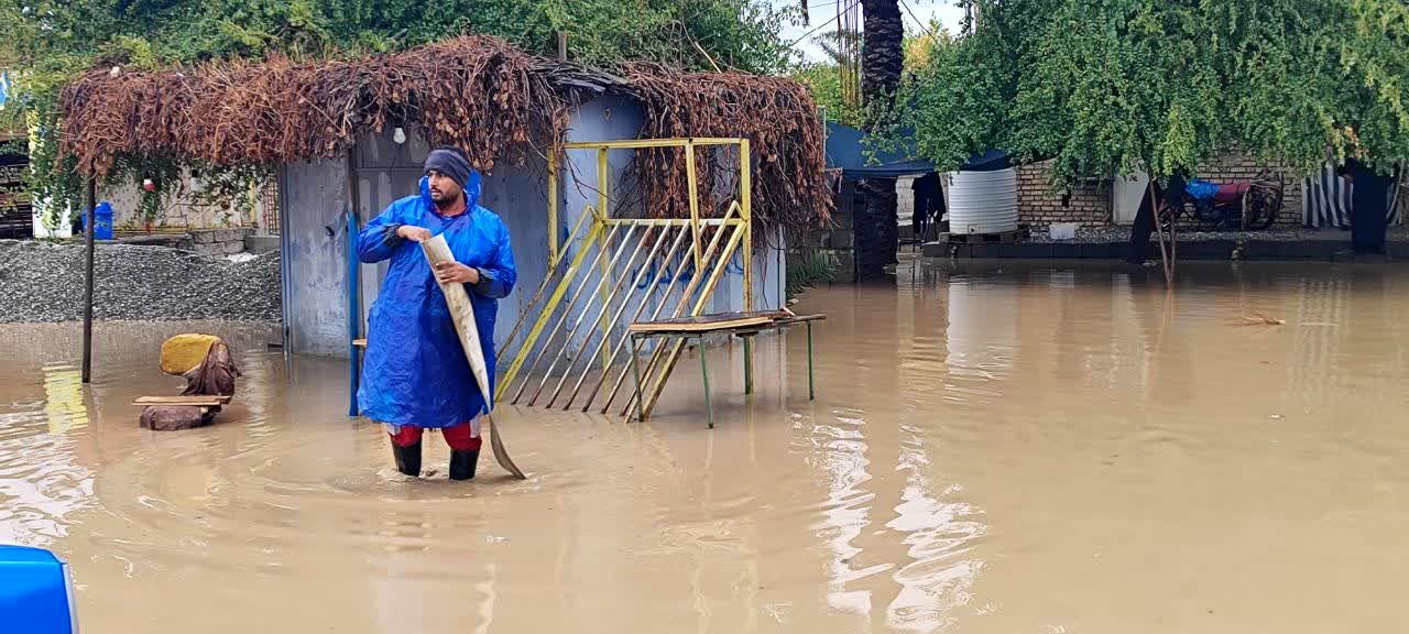 وقوع سیل به علت بارش شدید باران در فاریاب کرمان
