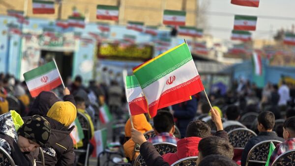 آیین نواختن زنگ انقلاب در شهرستان نظرآباد