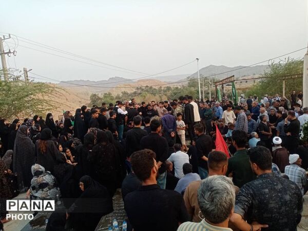 خاک سپاری پیکر شهید حمید عوض‌زاده در روستای خورخوروست فین