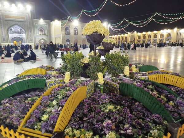 چراغانی دل‌ها در جوار بارگاه رضوی به مناسبت میلاد مولای متقیان  