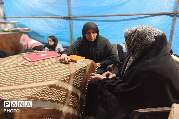 بومهن؛ جایی که غرفه ها رنگ و بوی تازه ای دارند