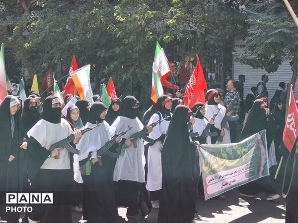 رزمایش ۳۱۳ هزار نفری «جان‌فدایان ایران» در تهران