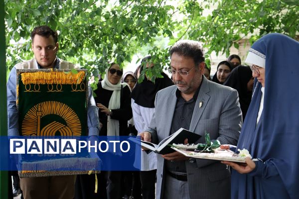 افتتاح چایخانه‌ای برای ادای احترام به حضرت رضا(ع) در دبیرستان دخترانه مطهره منطقه ۱۴