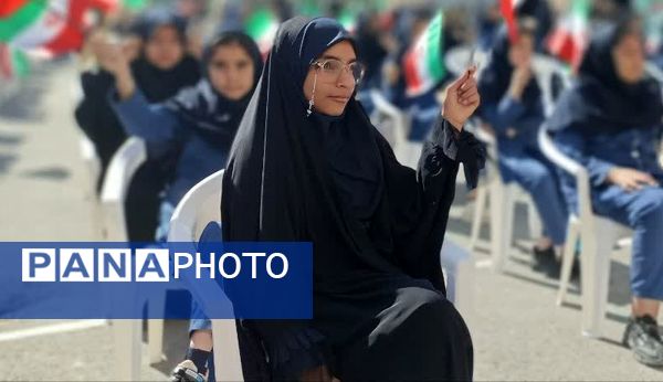 جشن دهه فجر در دبیرستان هاجر بیرجند