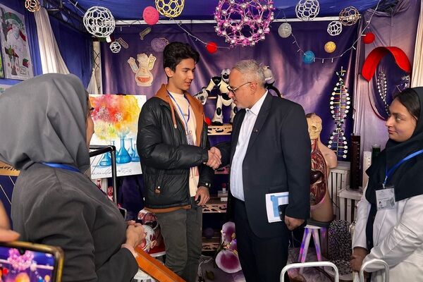پژوهش‌سرای کاوش کهریزک، کانون توجه نخستین روز نمایشگاه دستاوردهای دانش‌آموزی استان