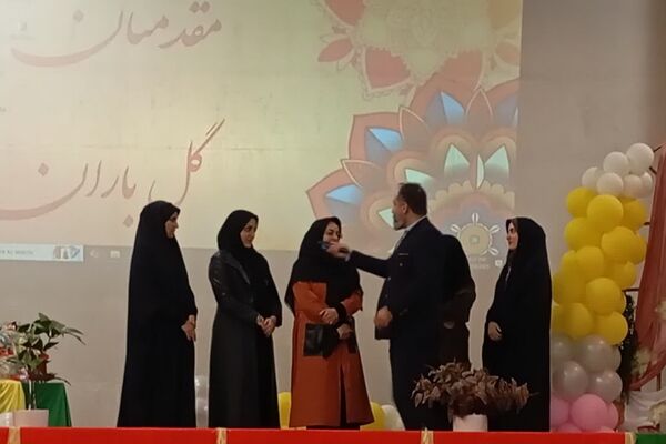 جشن میلاد حضرت زهرا(س) و روز مادر دبیرستان ریحانه النبی باقرشهر 