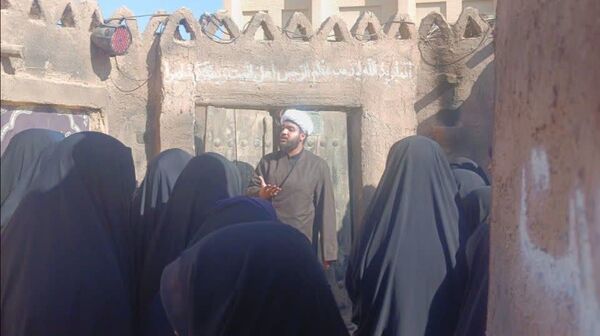 بازدید دانش‌آموزان دبیرستان علوم و معارف اسلامی صدرا از نمایشگاه حدیث غربت