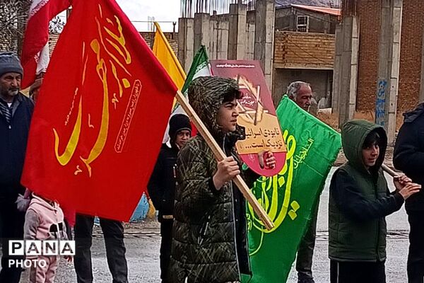 حضور پرشور مردم کیار در روز قدس، زیر بارش باران
