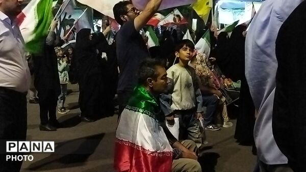 دومین اربعین حضور مردم غیور نیشابور همزمان با دومین سالگرد شهادت شهدای خدمت