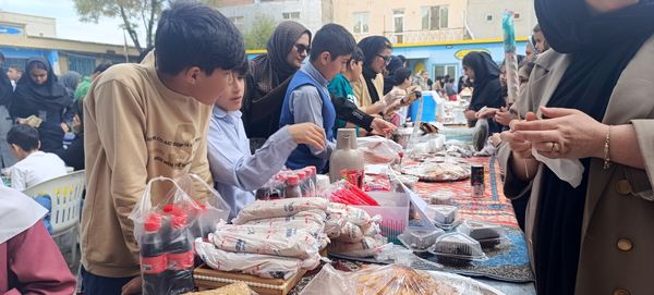برپایی بازارچه در  دبستان امام جعفر صادق (ع) آشخانه