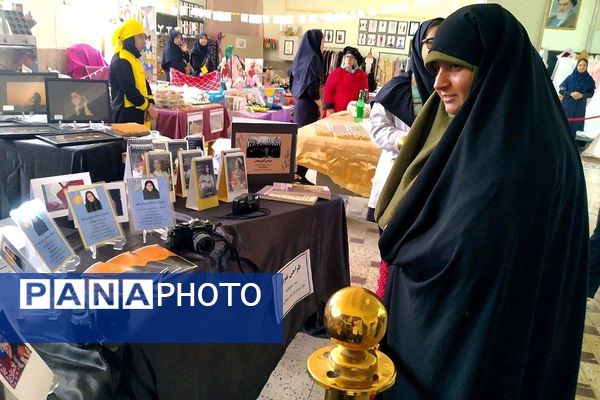 برگزاری جشنواره هفته مشاغل در هنرستان کوثر قیامدشت ری یک