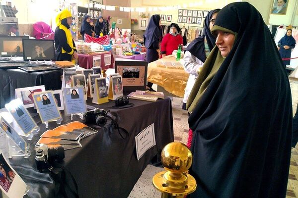 برگزاری جشنواره هفته مشاغل در هنرستان کوثر قیامدشت ری یک
