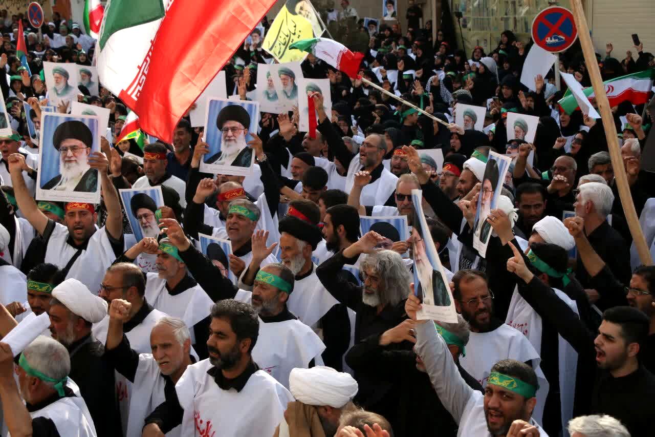 راهپیمایی «عهد خون» مردم قم در بیعت دوباره با رهبر انقلاب