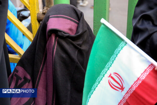 تشییع پیکر مطهر ۱۰۰ شهید گمنام