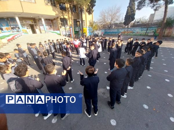 کسب آمادگی در روزهای قبل از اجرای مانور زلزله در مدرسه ملاصدرا