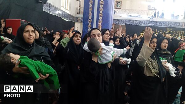 همایش بزرگ شیرخواران حسینی در قروه