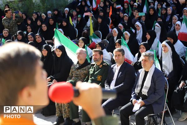 مراسم صبحگاه مشترک بسیج فرهنگیان تهران بزرگ در اداره کل آموزش و پرورش