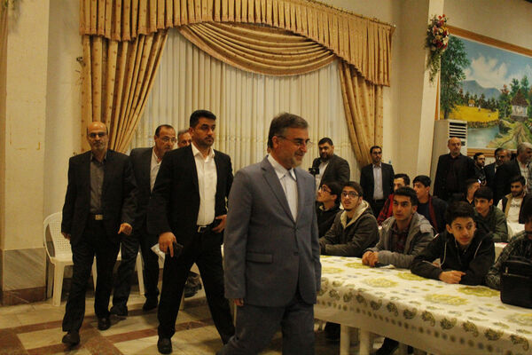 نشست صمیمانه استاندار مازندران با دانش‌آموزان
