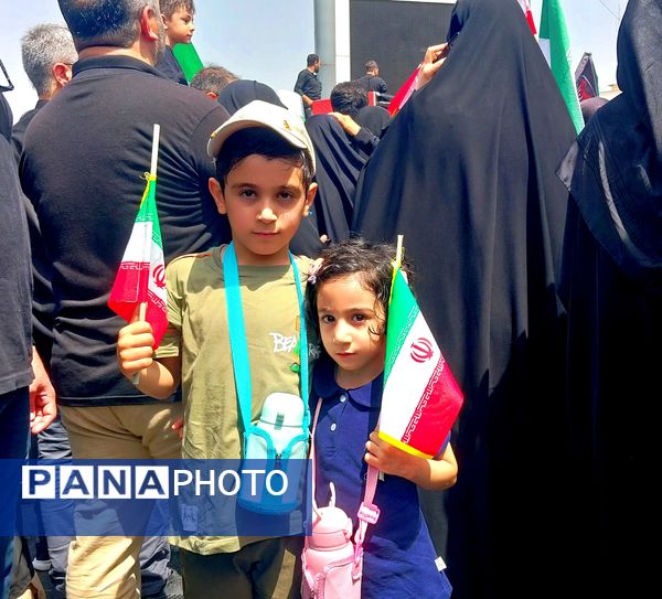 وداع تهرانی‌ها با پیکر مطهر شهدای حمله تروریستی رژیم صهیونیستی 