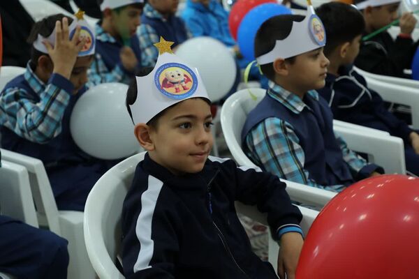 لبخند در صف صبحانه