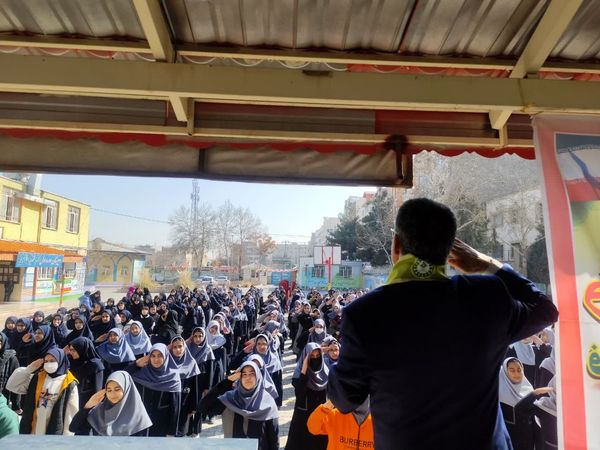 تمرین آمادگی پیشتازان دبیرستان شاهد شهید حمامی ناحیه ۶ مشهد