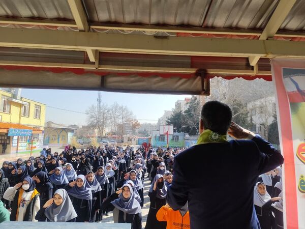 تمرین آمادگی پیشتازان دبیرستان شاهد شهید حمامی ناحیه ۶ مشهد
