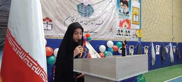 آیین نواختن زنگ انقلاب اسلامی در آموزشگاه رضوان آشخانه