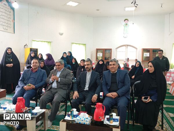 جشنواره جابر بن حیان در دبستان نرجس 