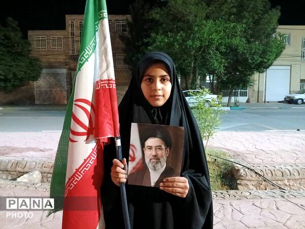 دهه نودی‌‌های یزدی پای کار انقلاب