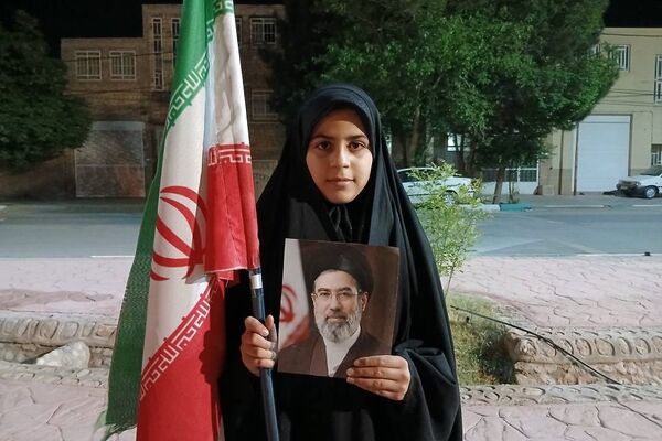 دهه نودی‌‌های یزدی پای کار انقلاب